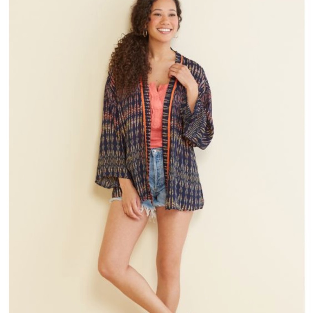 NWOT Evereve Allison Joy Marcella kimono XS/S